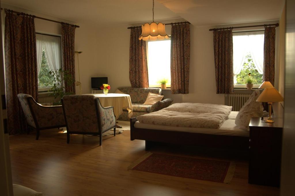 Hotel Landhaus Neuhof Wierschem Room photo